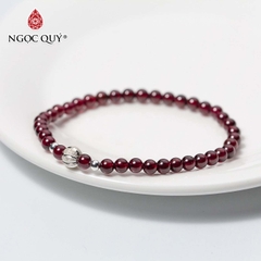 Vòng tay đá Garnet tự nhiên phối charm - Mẫu VC0338 - Ngọc Quý