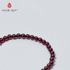 Vòng tay đá Garnet tự nhiên phối charm - Mẫu VC0338 - Ngọc Quý