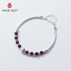 Vòng tay đá Garnet tự nhiên phối charm - Mẫu VC0340 - Ngọc Quý