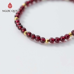 Vòng tay đá Garnet tự nhiên phối charm - Mẫu VC0342 - Ngọc Quý