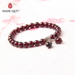 Vòng tay đá Garnet tự nhiên phối charm - Mẫu VC0344 - Ngọc Quý