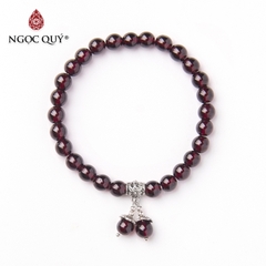 Vòng tay đá Garnet tự nhiên phối charm - Mẫu VC0344 - Ngọc Quý