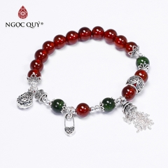 Vòng tay đá Garnet tự nhiên phối charm - Mẫu VC0345 - Ngọc Quý