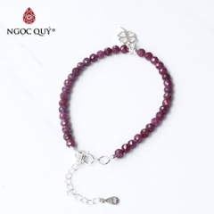 Vòng tay đá Garnet tự nhiên phối charm - Mẫu VC0348 - Ngọc Quý