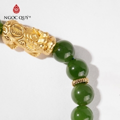 Vòng tay đá Ngọc bích tự nhiên phối charm - Mẫu VC0375 - Ngọc Quý