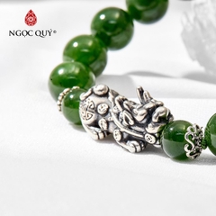 Vòng tay đá Ngọc bích tự nhiên phối charm - Mẫu VC0376 - Ngọc Quý