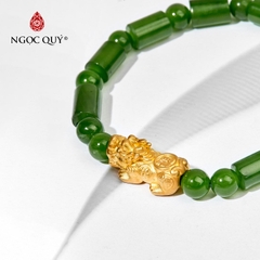 Vòng tay đá Ngọc bích tự nhiên phối charm - Mẫu VC0379 - Ngọc Quý