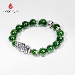 Vòng tay đá Ngọc bích tự nhiên phối charm - Mẫu VC0381 - Ngọc Quý