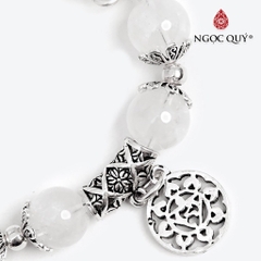 Vòng tay đá Thạch anh tự nhiên phối charm - Mẫu VC0505 - Ngọc Quý