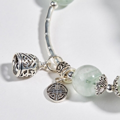 Vòng tay đá Thạch anh tự nhiên phối charm - Mẫu VC0810 - Ngọc Quý