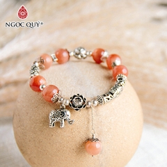 Vòng tay đá Sunstone tự nhiên phối charm - Mẫu VC0955 - Ngọc Quý