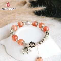 Vòng tay đá Sunstone tự nhiên phối charm - Mẫu VC0955 - Ngọc Quý