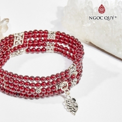 Vòng tay đá Garnet tự nhiên phối charm - Mẫu VC0976  - Ngọc Quý