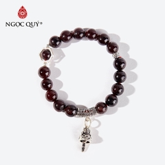 Vòng tay đá Garnet tự nhiên phối charm - Mẫu VC0981 - Ngọc Quý