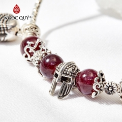 Vòng tay đá Garnet tự nhiên phối charm - Mẫu VC0985 - Ngọc Quý