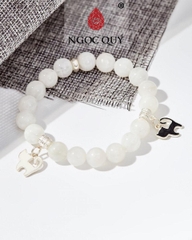 Vòng tay đá Moonstones tự nhiên phối charm - Mẫu VC1076 - Ngọc Quý