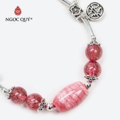 Vòng tay đá Thạch anh dâu tự nhiên phối charm - Mẫu VC1089 - Ngọc Quý