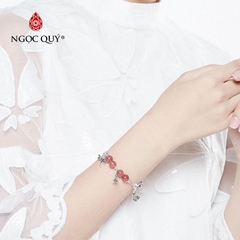 Vòng tay đá Thạch anh dâu tự nhiên phối charm - Mẫu VC1089 - Ngọc Quý