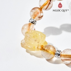 Vòng tay đá Thạch anh tóc tự nhiên phối charm - Mẫu VC1263 - Ngọc Quý