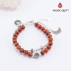 Vòng tay đá Thạch anh dâu tự nhiên phối charm - Mẫu VC1270 - Ngọc Quý
