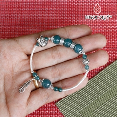 Vòng bạc phối lam ngọc charm mèo thần tài