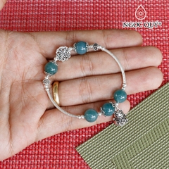 Vòng bạc phối lam ngọc charm mèo thần tài