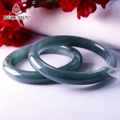 Vòng tay nguyên khối đá cẩm thạch lam ngọc