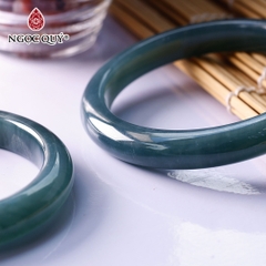 Vòng tay nguyên khối đá cẩm thạch lam ngọc