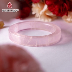 Vòng nguyên khối bản vuông đá thạch anh hồng