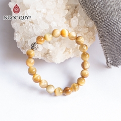 Vòng tay phong thủy đá mắt hổ vàng tâm phối charm lục tự hạt 8mm mệnh thổ, kim