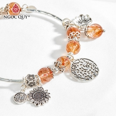 Vòng tay phong thủy đá thạch anh tóc đỏ phối charm heo tài lộc hạt 8mm