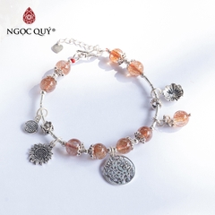Vòng tay phong thủy đá thạch anh tóc đỏ phối charm heo tài lộc hạt 8mm