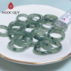 Nhẫn cẩm thạch A Myanmar - Nhẫn ngọc phỉ thúy type A chất nếp băng xanh hoa bay