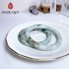 Vòng cẩm thạch A Myanmar - Ngọc phỉ thúy type A bản tròn và hẹ xanh táo hoa bay điểm huyết hoa ni 48-53 mm - Ngoc Quý