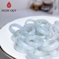 Nhẫn cẩm thạch A - Nhẫn phỉ thúy chất nếp bạch ngọc phớt xanh nhẹ chất nếp mịn