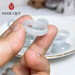 Nhẫn cẩm thạch A - Nhẫn phỉ thúy chất nếp bạch ngọc phớt xanh nhẹ chất nếp mịn