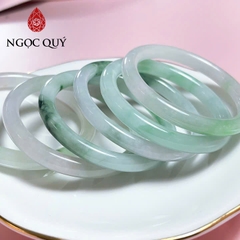 Vòng cẩm thạch cọng tròn màu trắng phớt xanh - Ngọc Quý