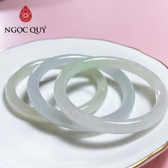 Vòng cẩm thạch cọng tròn màu trắng phớt xanh - Ngọc Quý