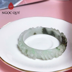 Vòng tay nguyên khối đá cẩm thạch phỉ thúy khắc hoa văn