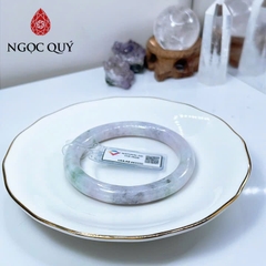 Vòng cẩm thạch A - Vòng phỉ thúy type A bản bản hẹ tròn xanh điểm tím hoa bay ni 51-55 mm ( Kèm kđ type A) - Ngọc Quý