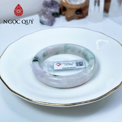 Vòng cẩm thạch A - Vòng phỉ thúy type A bản bản hẹ tròn xanh điểm tím hoa bay ni 51-55 mm ( Kèm kđ type A) - Ngọc Quý