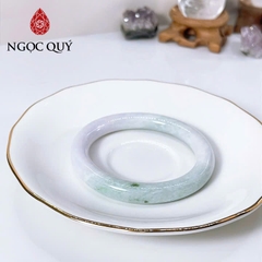 Vòng cẩm thạch A Myanmar - Ngọc phỉ thúy type A bản tròn - hẹ bạch ngọc điểm bông lý gân trắng ni 52-58 mm - Ngoc Quý