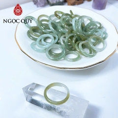 Nhẫn cẩm thạch A - Nhẫn phỉ thúy type A xanh dầu điểm huyết bản 3-4mm - Ngọc Quý