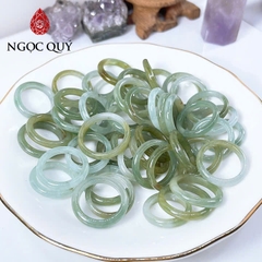 Nhẫn cẩm thạch A - Nhẫn phỉ thúy type A xanh dầu điểm huyết bản 3-4mm - Ngọc Quý