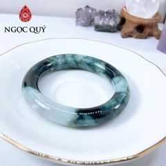 Vòng tay nguyên khối bản tròn đá cẩm thạch xanh táo bạn hẹ ni 58mm - Ngọc Quý
