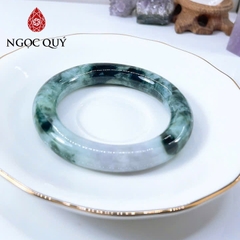 Vòng tay nguyên khối bản tròn đá cẩm thạch xanh táo bạn hẹ ni 58mm - Ngọc Quý