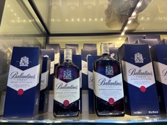 Rượu Ballantine Finest 1000ml, 700ml