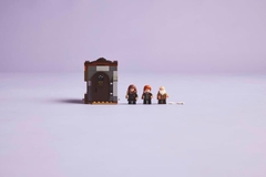 Bộ Mô Hình Lắp Ráp LEGO Harry Potter Lớp Học Bùa Chú #76442