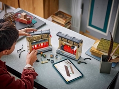 Bộ Mô Hình Lắp Ráp LEGO Chặn Sách Tàu Hogwarts #76450