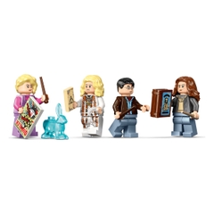 Bộ Mô Hình LEGO Harry Potter Nhà Của Luna Lovegood Kèm Đèn Chiếu #76467